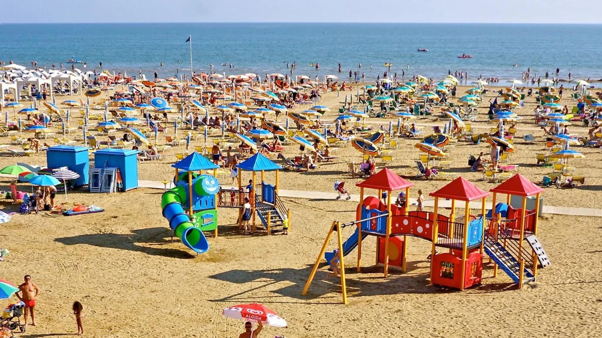 Spacious And Bright Flat With Swimming Pool - Beahost Bibione Apartment